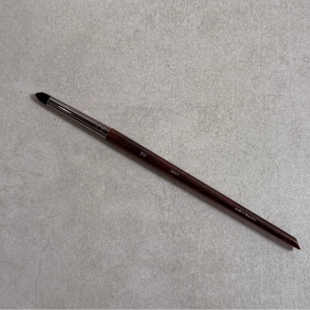 Make Up For Ever 212 Wavy Precision Eye Brush Professional Tool